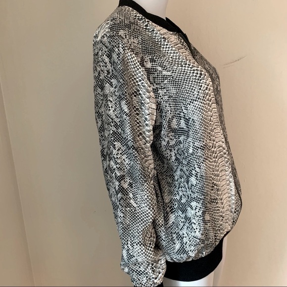 GOLD HAWK Silk Python Snake Print Bomber Jacket Zip Front Size S - Picture 10 of 14